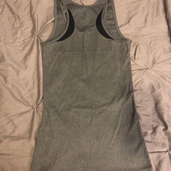 Under Armour Tank Top - Picture 4 of 4